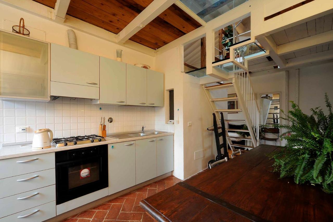 Апартаменты La Casa Dei Legni Parlanti Флоренция Экстерьер фото